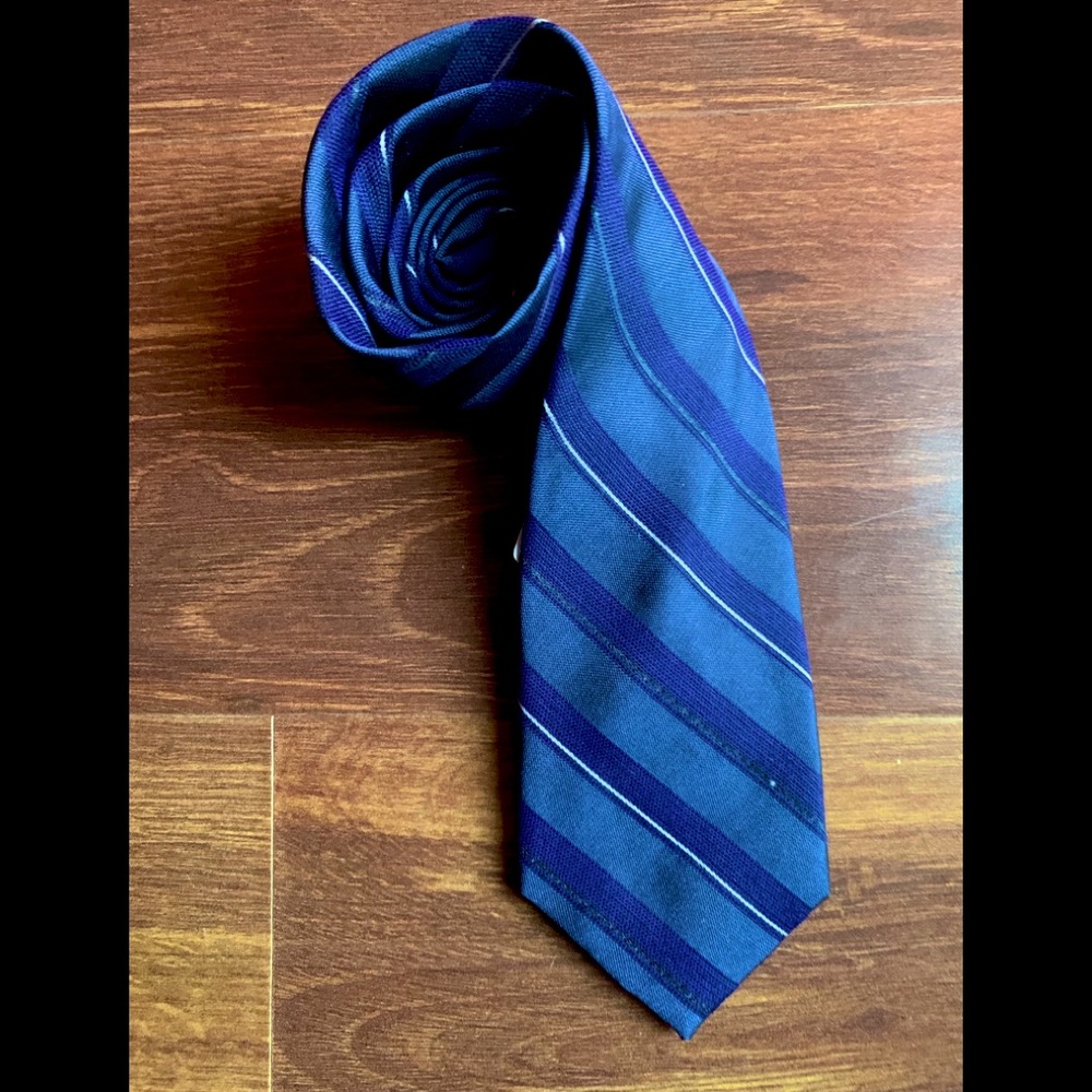 NWT CALVIN KLEIN Silk Blend Necktie